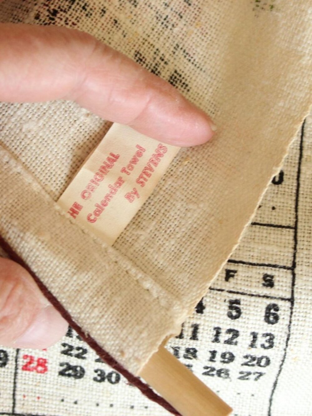 Vintage 1950s Calendar Towel, 1958 Stevens Linen Country Home Print with Hanging - Picture 13 of 14